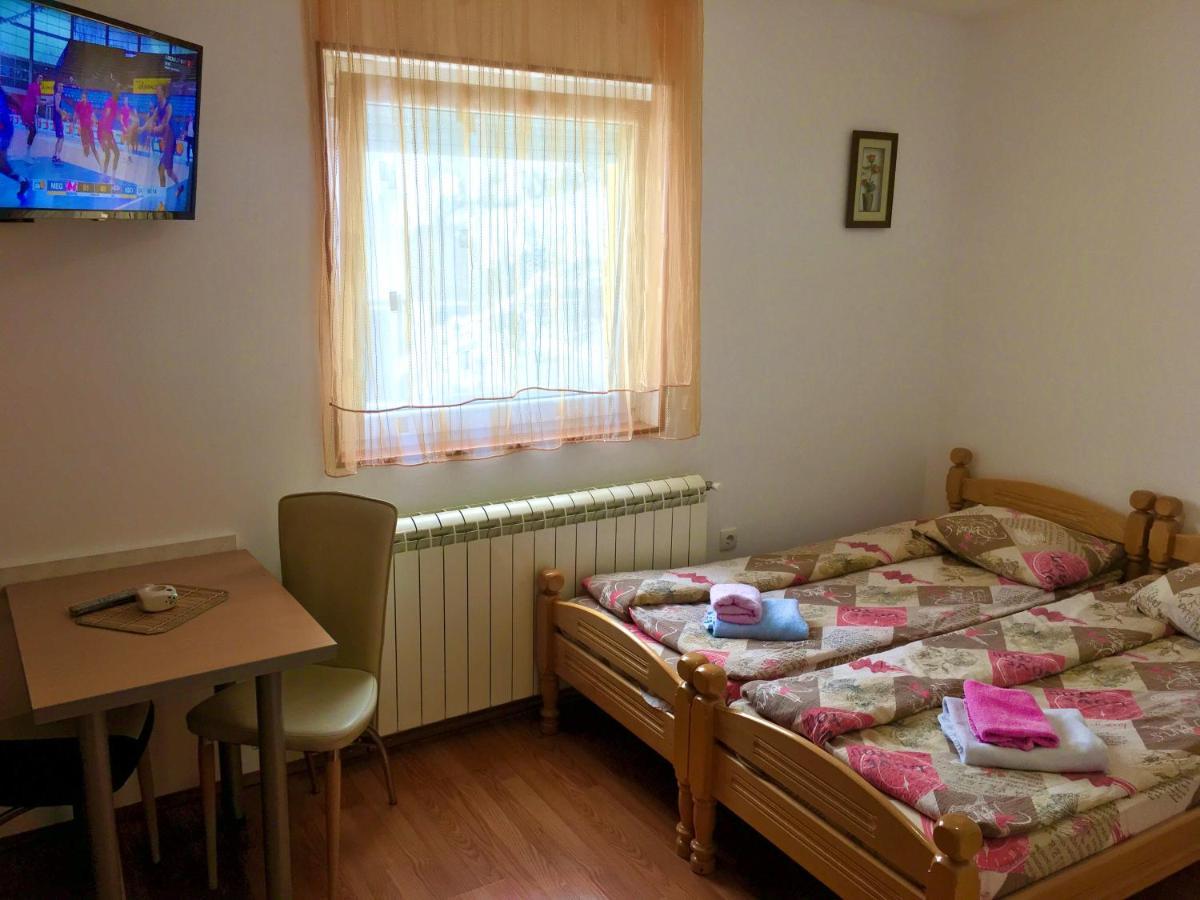 Omiljeni Apartments ズラティボール エクステリア 写真