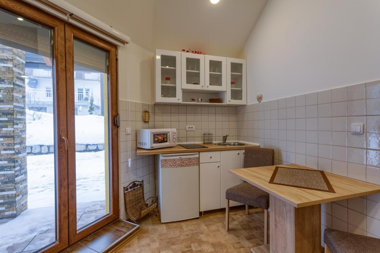 Omiljeni Apartments ズラティボール エクステリア 写真