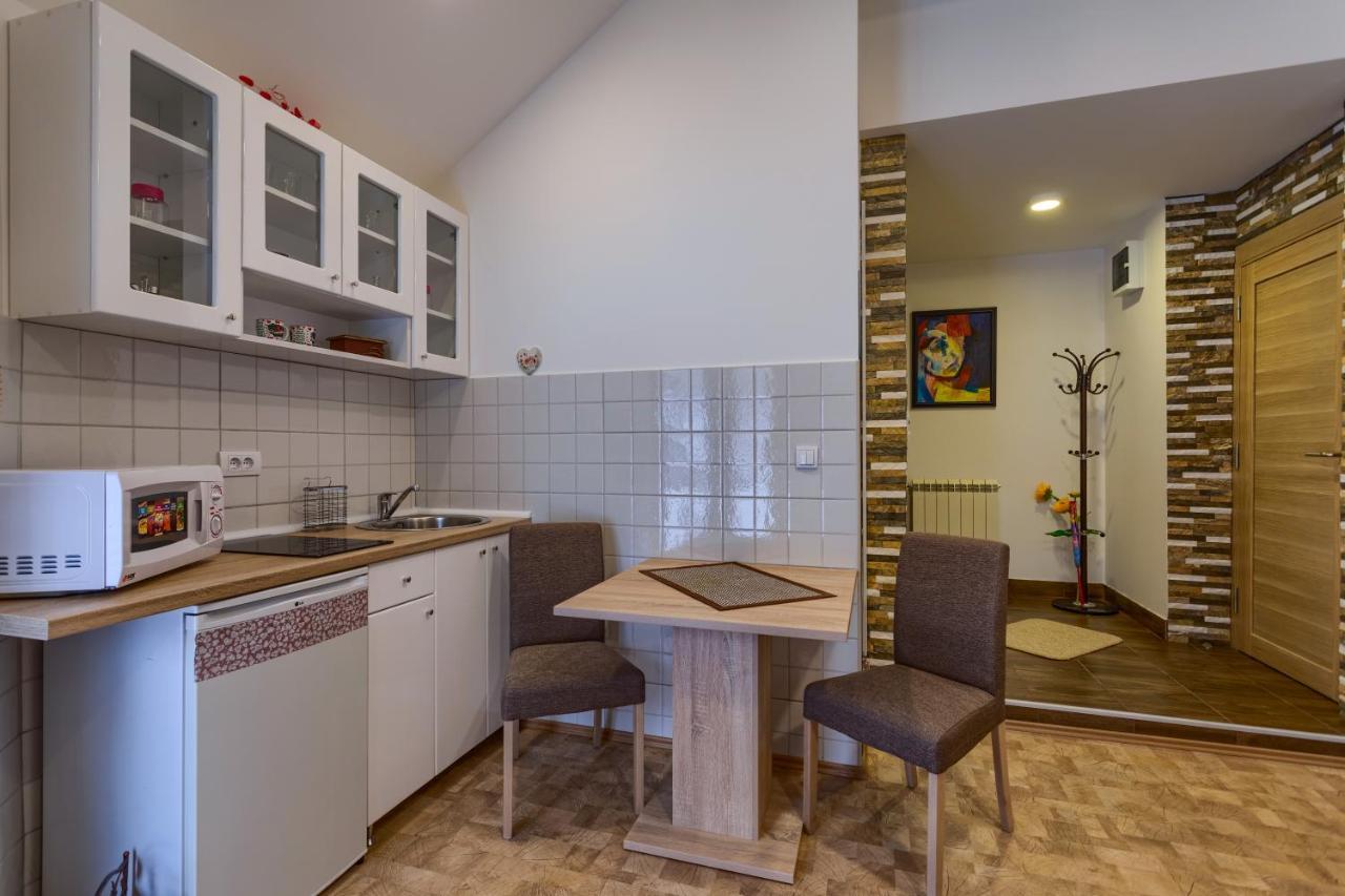 Omiljeni Apartments ズラティボール エクステリア 写真